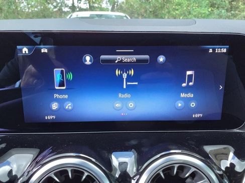 New 2025 Mercedes-Benz GLA 250 4MATIC image 23