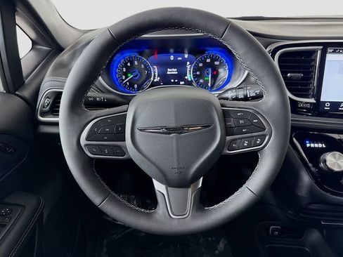 New 2026 Chrysler Pacifica Select FWD image 11