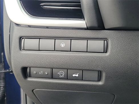 Used 2025 Nissan Rogue SL image 21