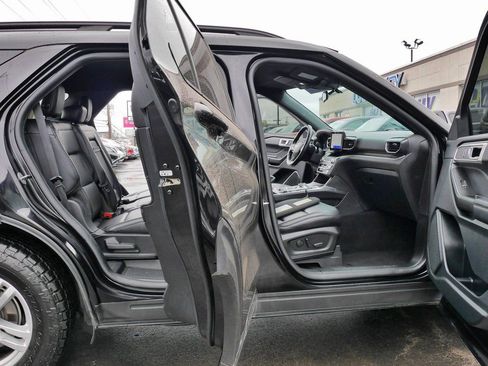 Used 2020 Ford Explorer XLT w/ Equipment Group 202A image 10