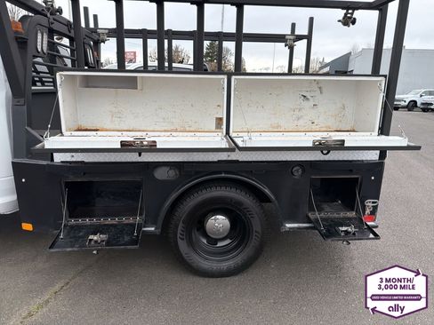 Used 2018 RAM 3500 Tradesman w/ Chrome Appearance Group image 25