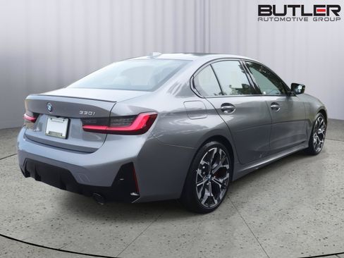 New 2026 BMW 330i Sedan w/ M Sport Package RWD image 7