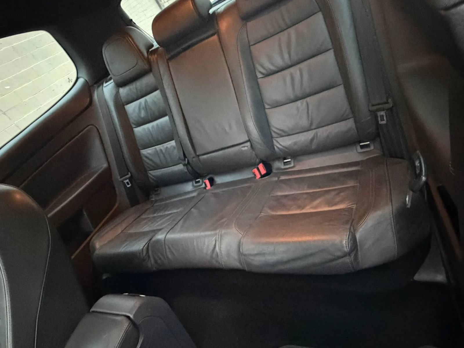 Used 2008 Volkswagen R32 AWD/4WD image 12