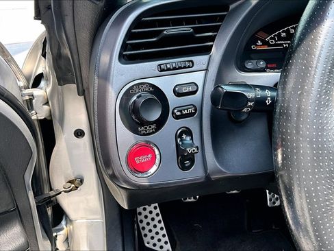 Used 2002 Honda S2000 image 10