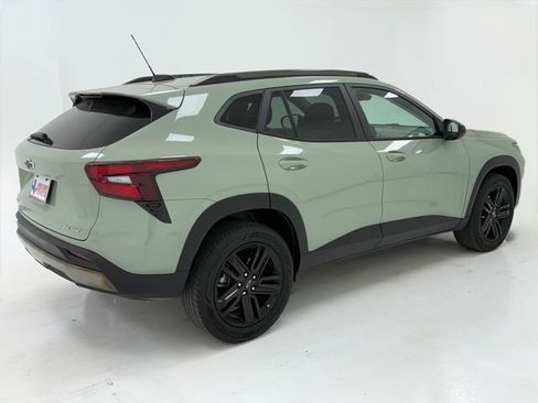 Used 2024 Chevrolet Trax ACTIV w/ Sunroof Package image 21