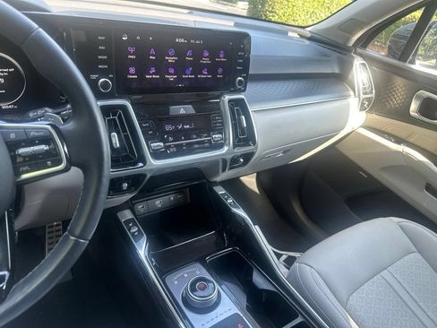 Used 2025 Kia Sorento SX Prestige AWD/4WD image 11