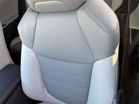 Certified 2025 Toyota RAV4 XLE Premium image 28