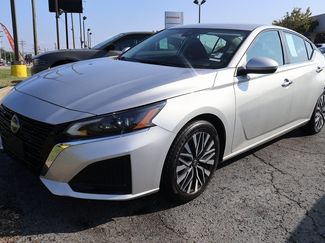 Used 2023 Nissan Altima 2.5 SV image 1
