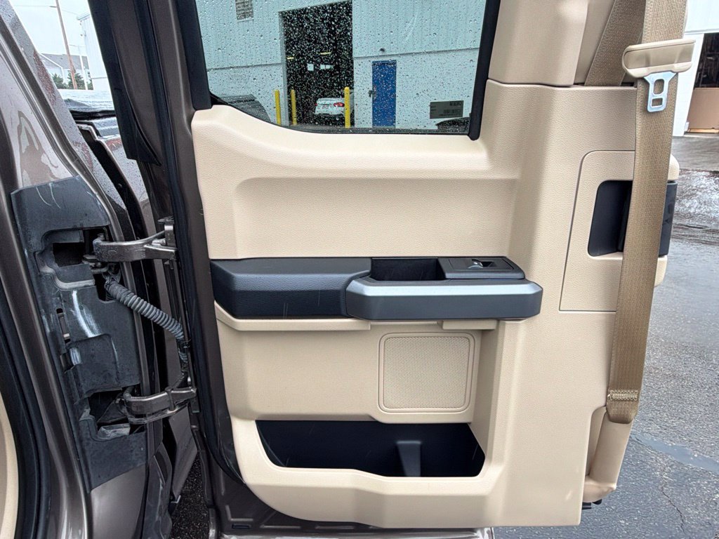 Used 2017 Ford F150 XLT w/ Equipment Group 302A Luxury RWD image 26