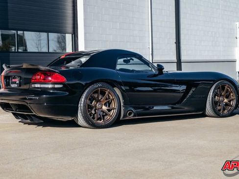 Used 2004 Dodge Viper SRT-10 image 40