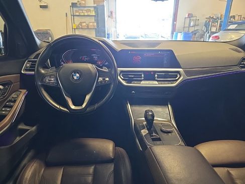 Used 2020 BMW 330i Sedan w/ Convenience Package RWD image 4