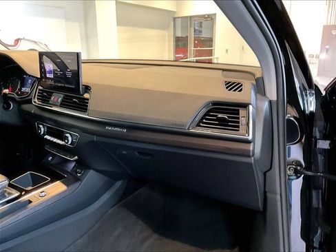 Used 2023 Audi Q5 2.0T Premium w/ Convenience Package AWD/4WD image 23