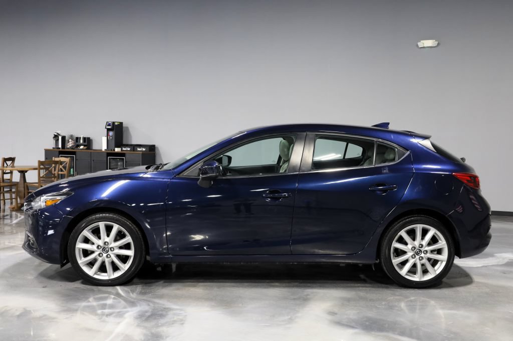 Used 2017 MAZDA MAZDA3 Grand Touring w/ Premium Equipment Package FWD image 4