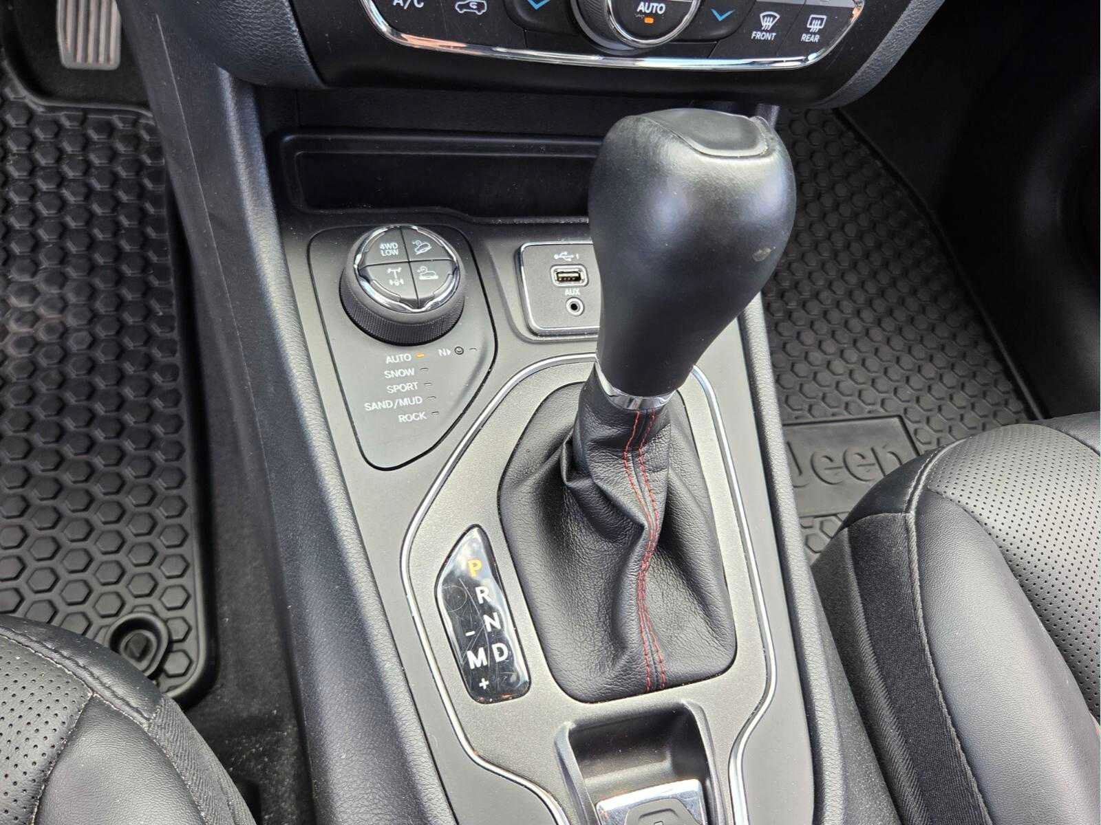 Used 2022 Jeep Cherokee Trailhawk w/ Sun, Sound & Nav Group AWD/4WD image 29