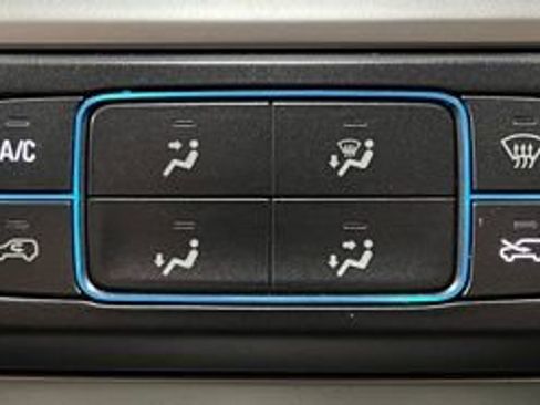 Used 2018 Chevrolet Colorado LT AWD/4WD image 38