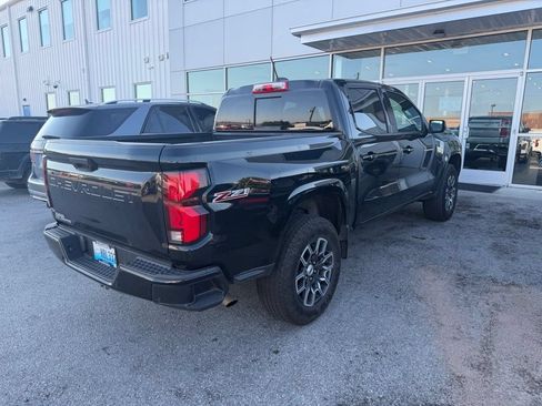 Used 2023 Chevrolet Colorado Z71 w/ Z71 Convenience Package 2 AWD/4WD image 3