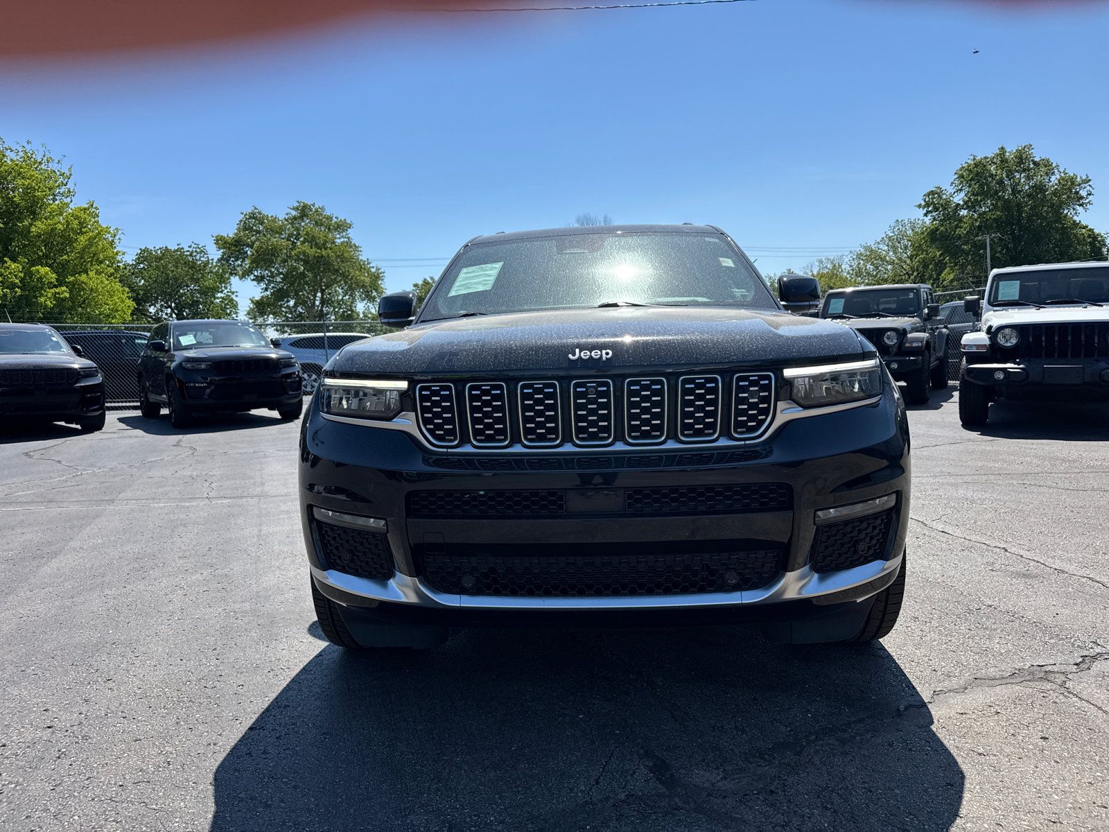 Used 2024 Jeep Grand Cherokee L Summit AWD/4WD image 2