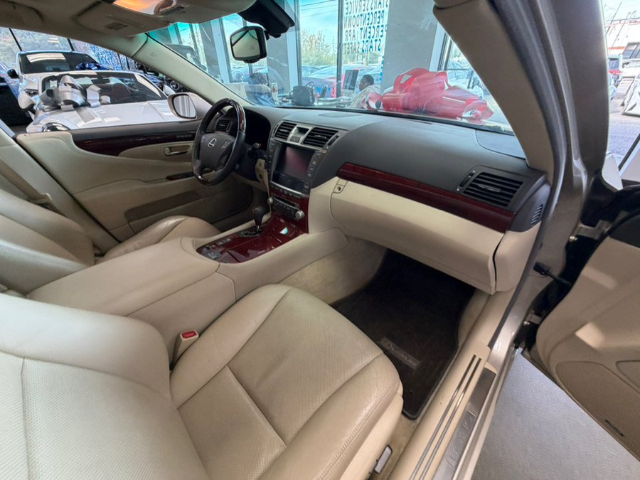 Used 2011 Lexus LS 460 w/ Comfort Pkg RWD image 50