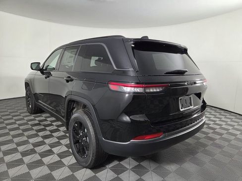 New 2026 Jeep Grand Cherokee Altitude RWD image 6