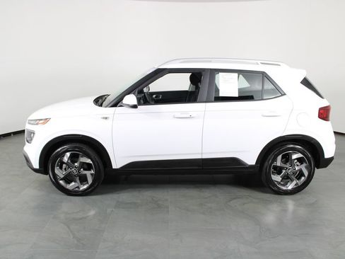 Certified 2026 Hyundai Venue SEL FWD image 14