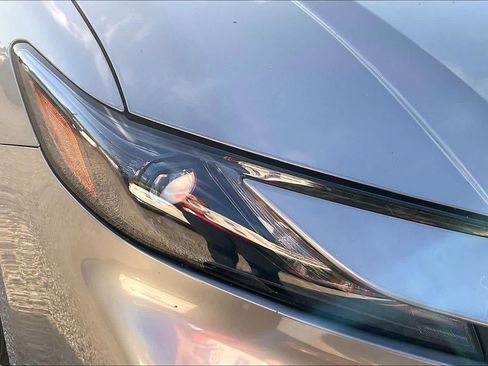 Used 2025 Toyota Camry SE w/ Convenience Package FWD image 28