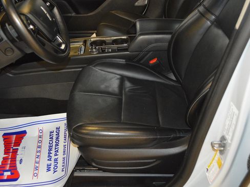 Used 2025 Lincoln Corsair Reserve AWD/4WD image 15