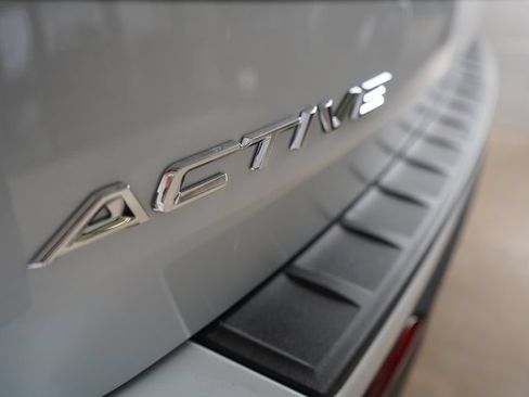 New 2026 Ford Explorer Active RWD image 8