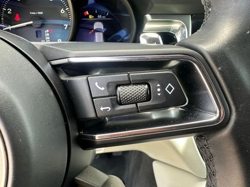 Certified 2023 Porsche Macan AWD/4WD image 24