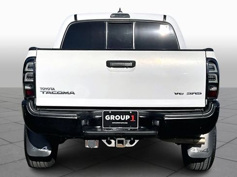 Used 2015 Toyota Tacoma 4x4 Double Cab w/ SR5 Package image 5