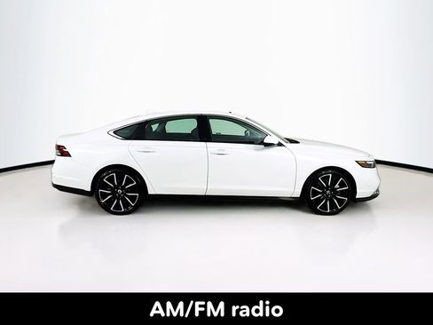 Used 2025 Honda Accord Touring image 8