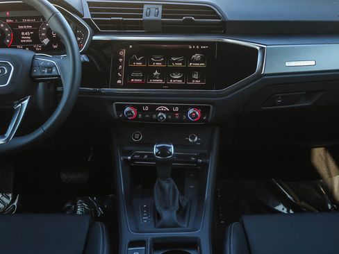 New 2025 Audi Q3 2.0T Premium image 18