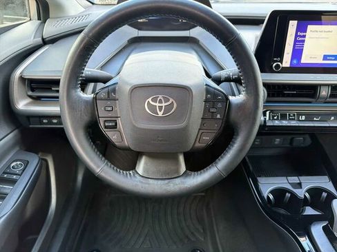 Used 2023 Toyota Prius XLE FWD image 18