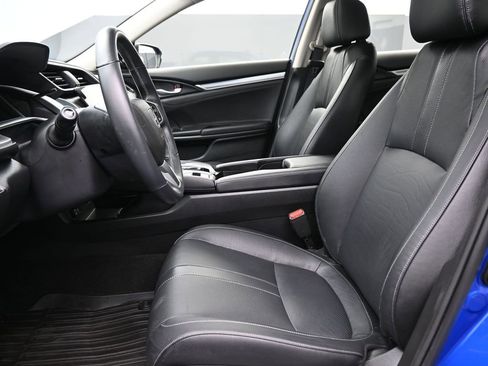 Used 2018 Honda Civic Touring image 10