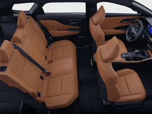 New 2025 Toyota Crown Signia image 31