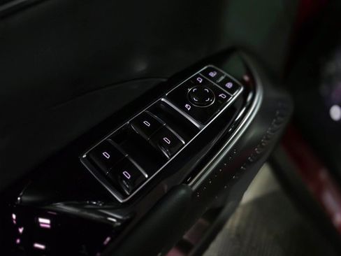 Used 2024 Cadillac Lyriq Sport image 31