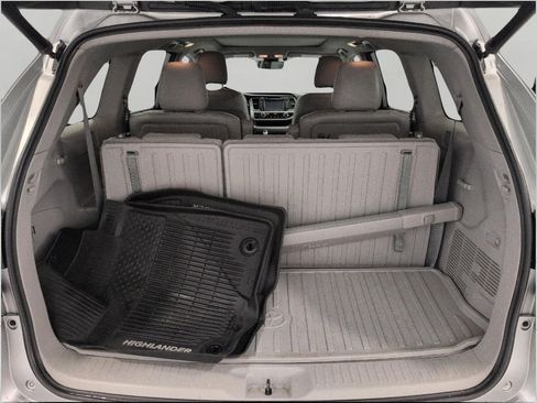 Used 2019 Toyota Highlander Limited Platinum AWD/4WD image 15