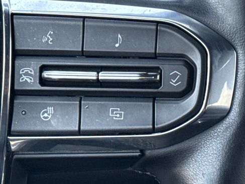 Used 2025 GMC Acadia Elevation FWD image 19