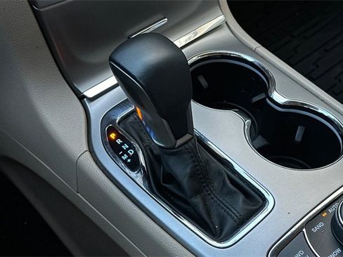 Used 2018 Jeep Grand Cherokee Limited w/ Trailer Tow Group IV image 24