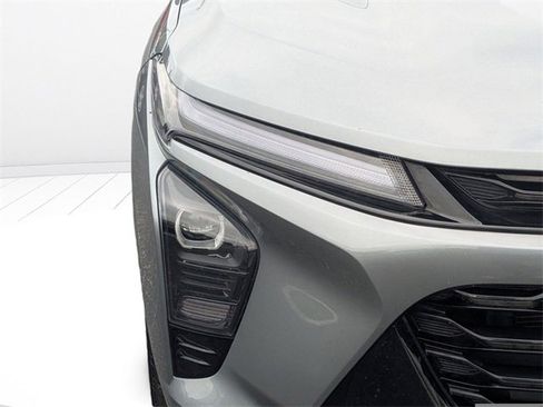 Used 2025 Chevrolet Trax ACTIV w/ Sunroof Package image 18