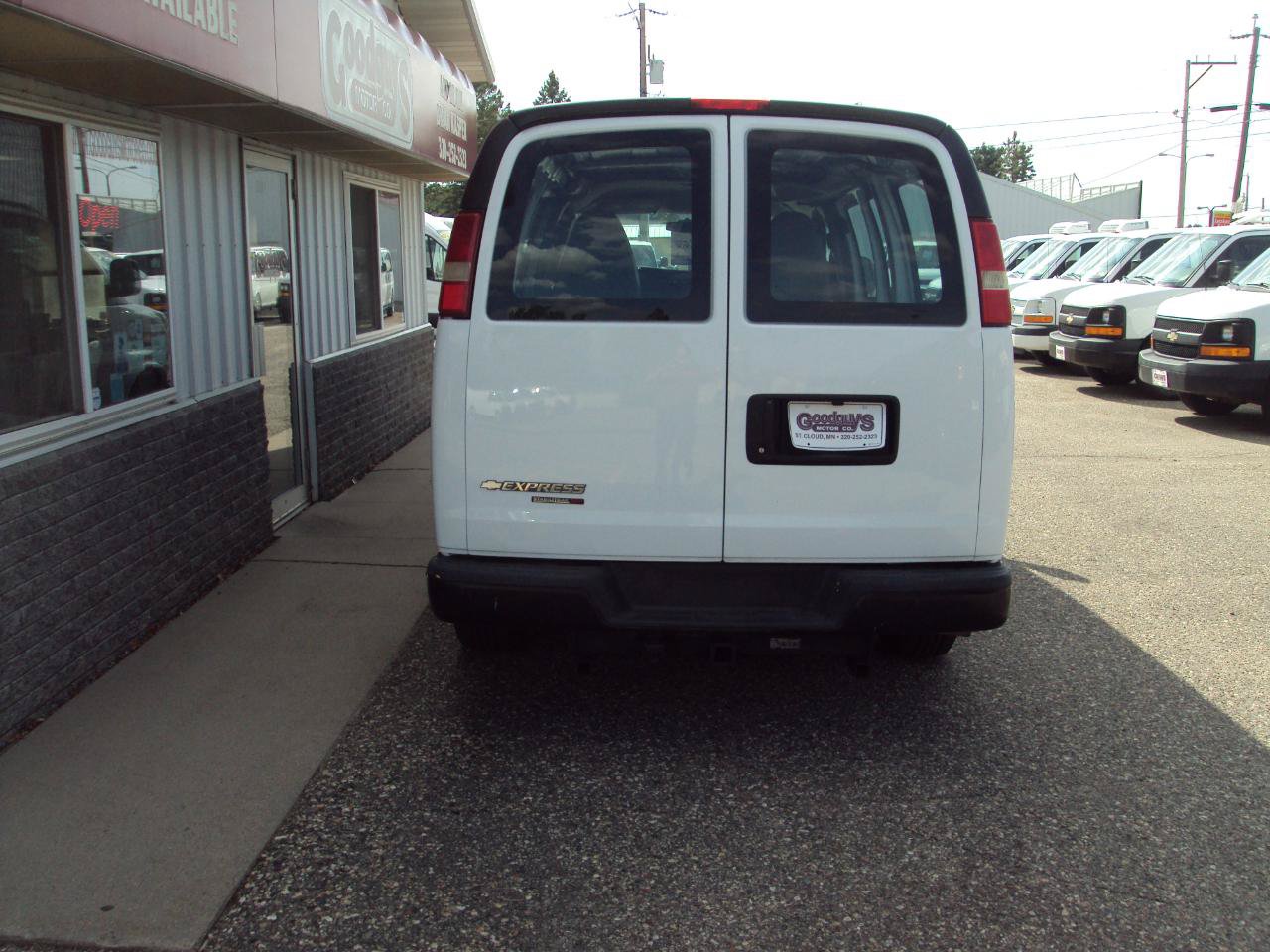 Used 2014 Chevrolet Express 1500 AWD image 6