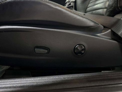 Used 2012 Dodge Challenger SXT Plus image 24