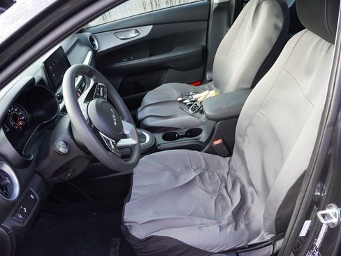 Certified 2024 Kia Forte LXS w/ LXS Technology Package FWD image 4