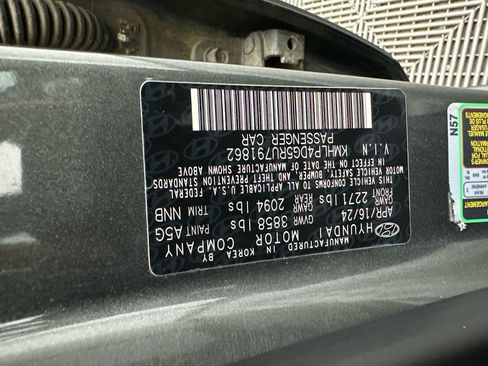 Used 2024 Hyundai Elantra Limited FWD image 33