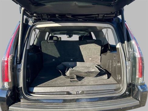 Used 2017 Cadillac Escalade ESV Luxury image 12