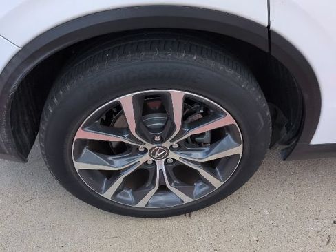 Used 2023 Acura MDX w/ Technology Package FWD image 5