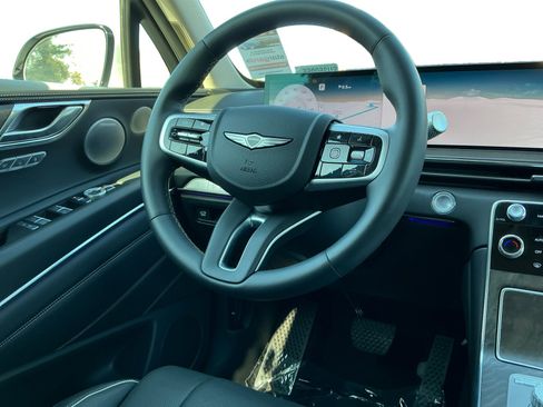 Used 2025 Genesis GV80 3.5T Advanced image 12