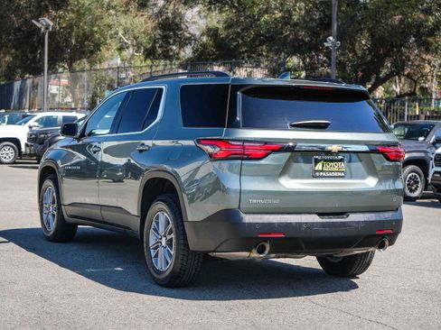 Used 2022 Chevrolet Traverse LT FWD image 8