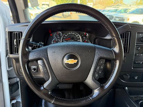 Used 2021 Chevrolet Express 2500 w/ Driver Convenience Package image 14