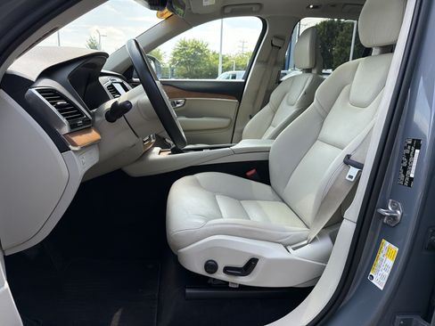 Used 2022 Volvo XC90 T6 Momentum w/ Advanced Package AWD/4WD image 15