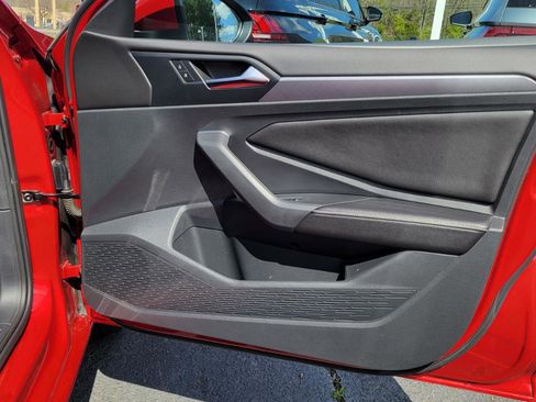 Certified 2023 Volkswagen Jetta SE image 39